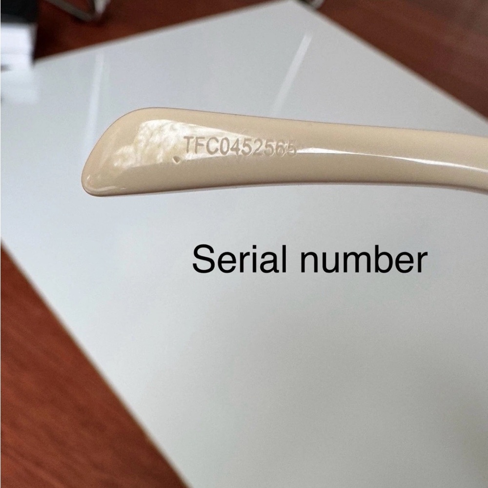 Celine CL40264U 25N Shiny Ivory/Khaki 57-20-140 RX Sunglasses New Authentic $420 - Picture 13 of 16